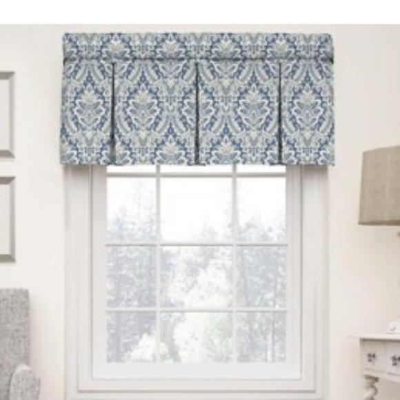 Waverly Donnington 18-in Cornflower Cotton 2/ Rod Pocket Valance - Picture 2 of 9